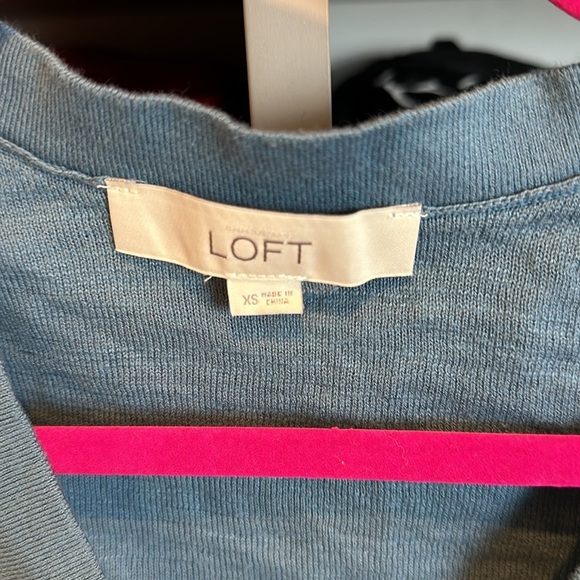 Loft blue short sleeve v neck open front cardigan size XS - Picture 2 of 3